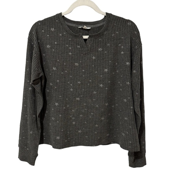 NWOT Splendid Waffle Knit Gray Long Sleeve With White Stars, Split Neck- Size XS - Picture 1 of 13
